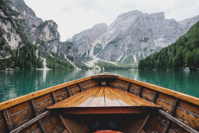 Scenic lake destination